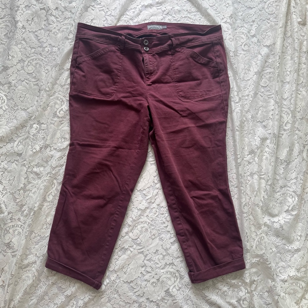 Torrid Feel the Fit Maroon Pants with Rolled Ankle Size 22